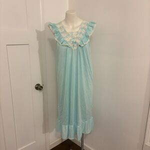 Vintage 70 Dreamy Details size Small Teal Lacey Frilly Long Grannycore Nightgown
